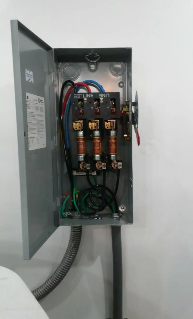 Three-phase disconnect switch installed for Electrical Wiring & Rewiring in Scottsboro